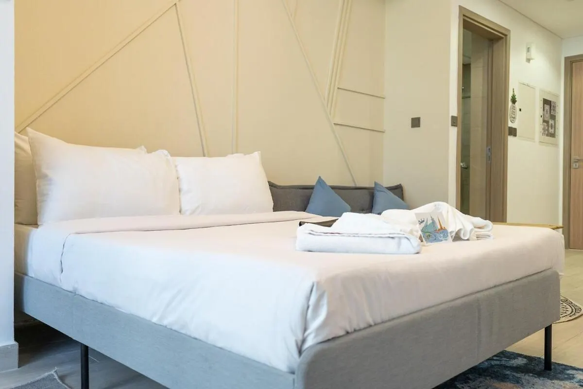 Inviting Studio Apartment Perfect For 3 In Meydan! Dubai