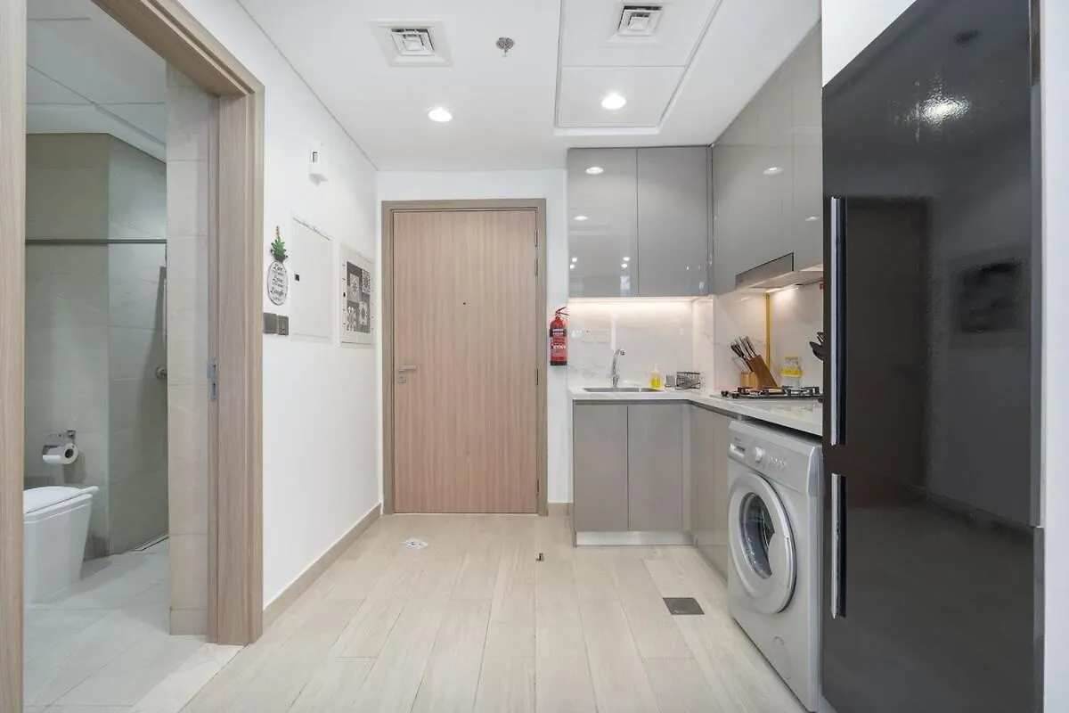 Inviting Studio Apartment Perfect For 3 In Meydan! Dubai