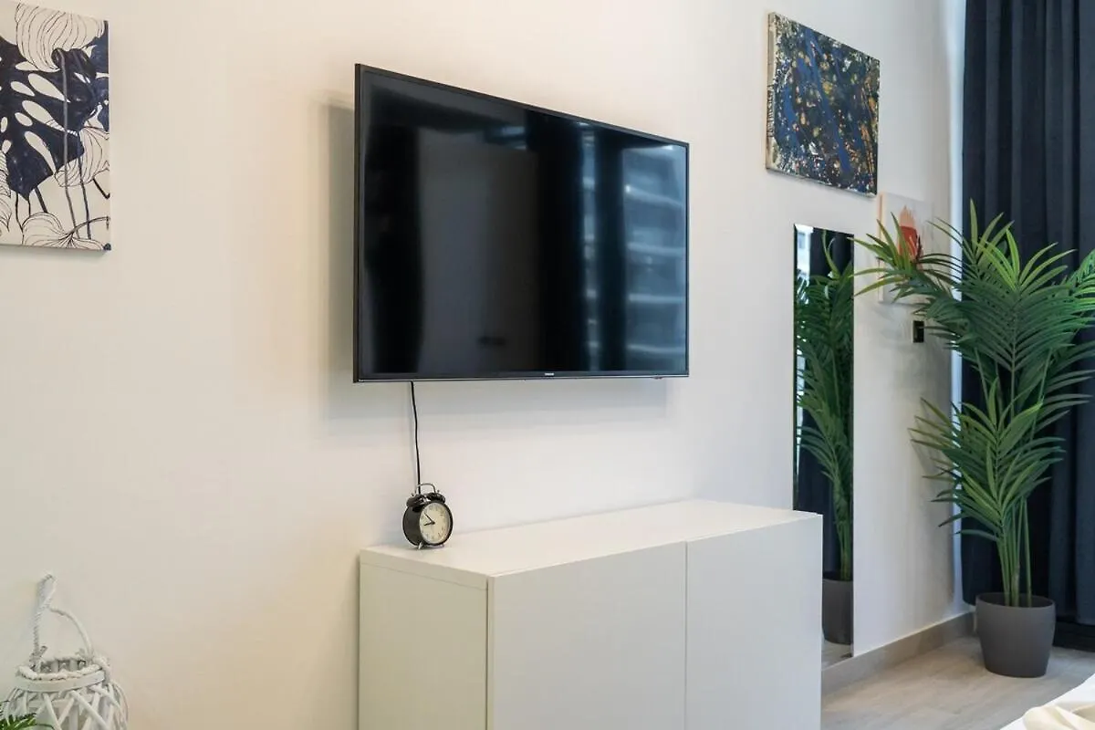 Inviting Studio Apartment Perfect For 3 In Meydan! Dubai