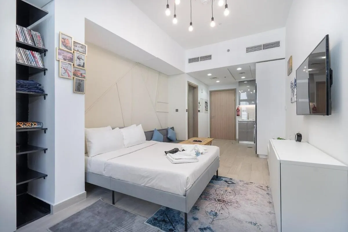 Inviting Studio Apartment Perfect For 3 In Meydan! Dubai