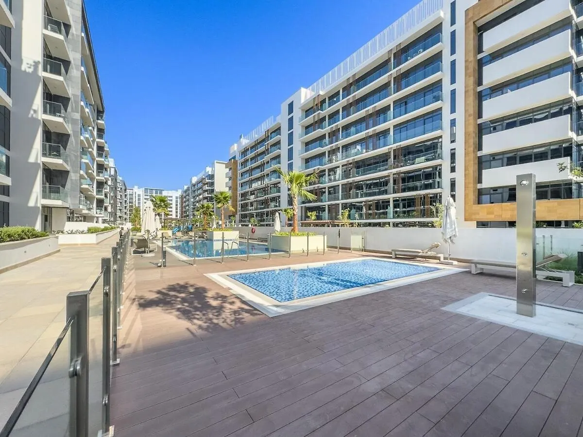 Inviting Studio Apartment Perfect For 3 In Meydan! Dubai
