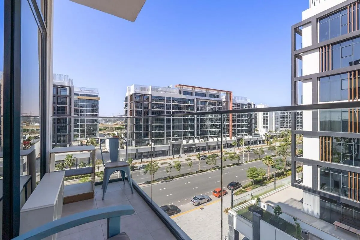 Inviting Studio Apartment Perfect For 3 In Meydan! Dubai